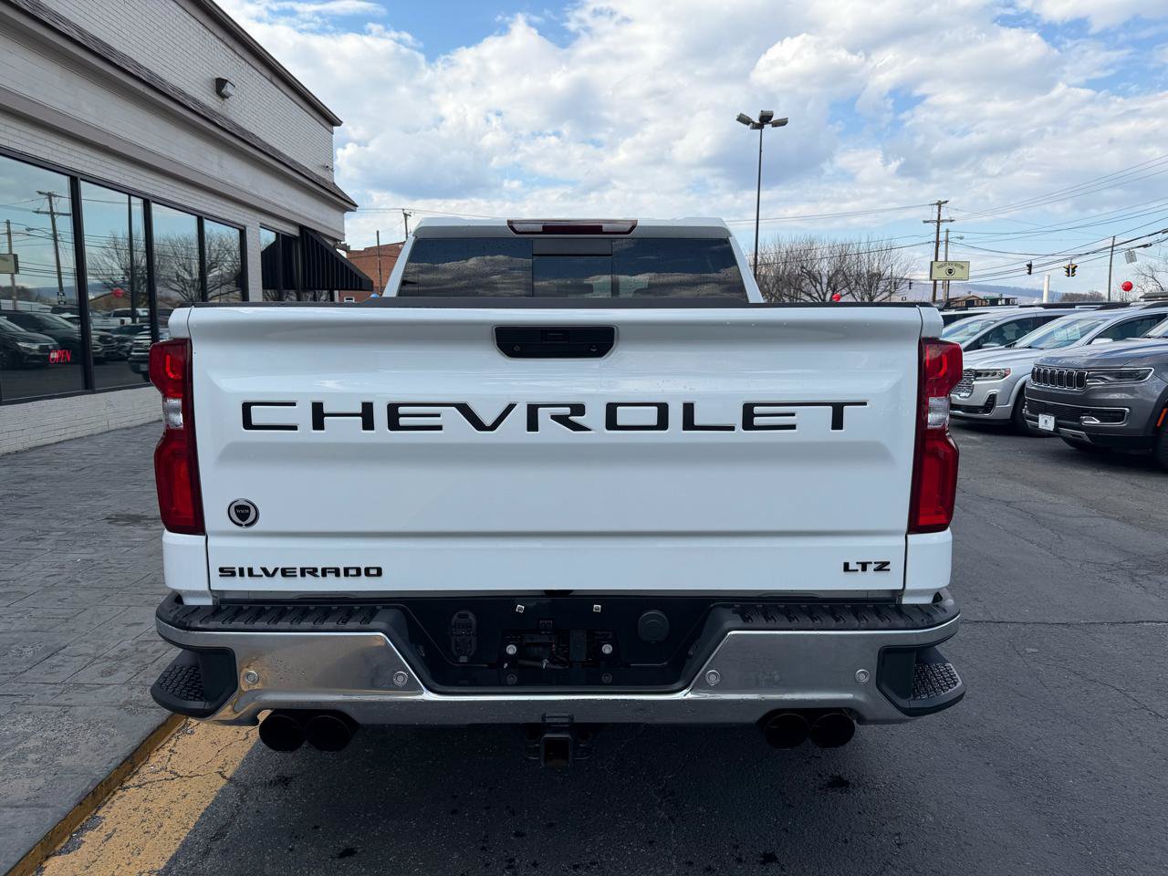 Used 2021 Chevrolet Silverado 1500 LTZ AWD/4WD image 8