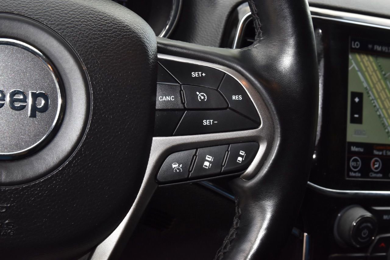 Used 2022 Jeep Grand Cherokee Limited image 24