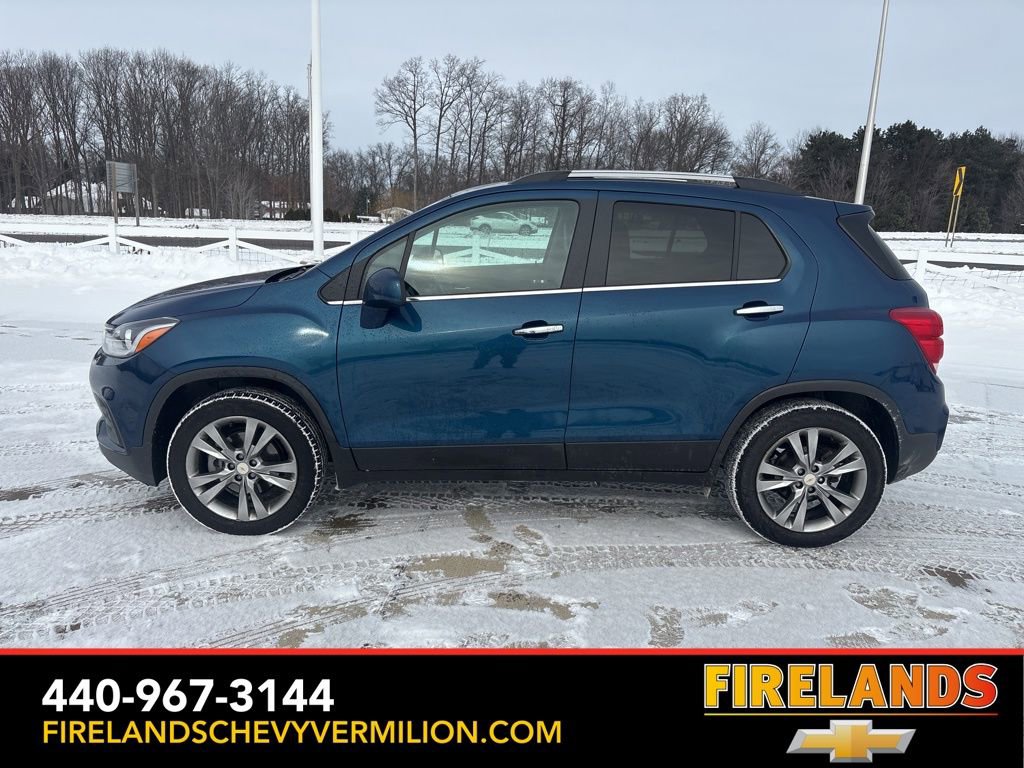Used 2020 Chevrolet Trax LT w/ Sun & Sound Package image 2