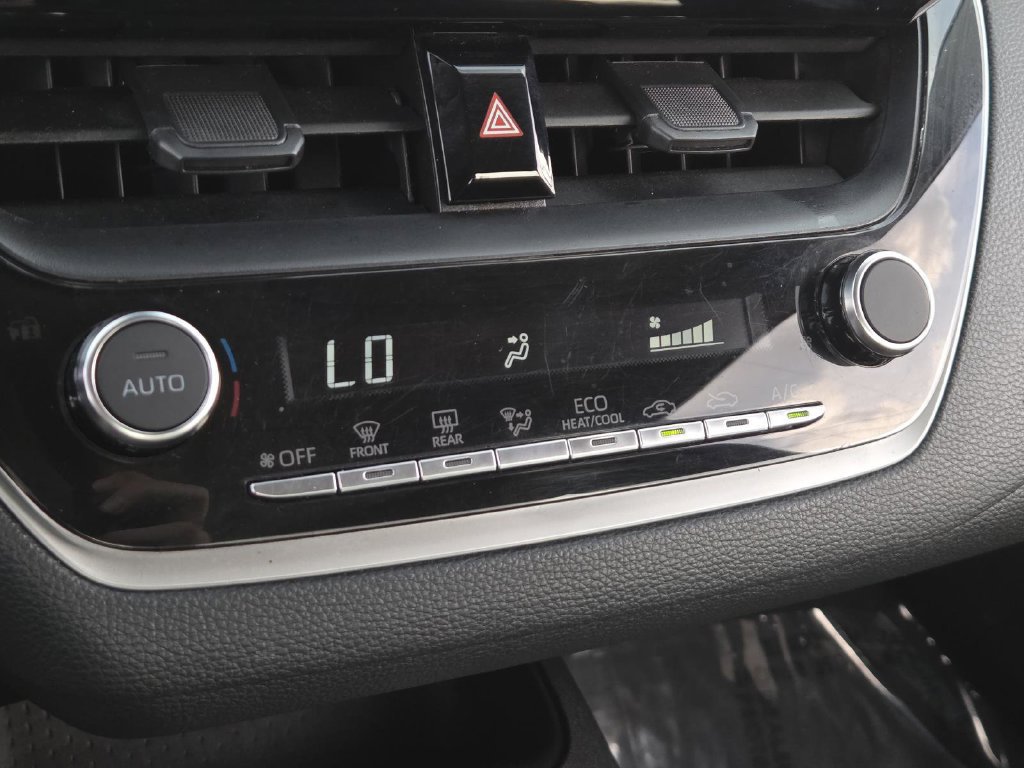 Used 2025 Toyota Corolla LE FWD image 6