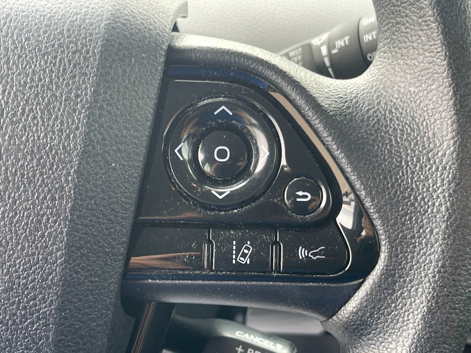 Used 2021 Toyota Prius LE FWD image 27