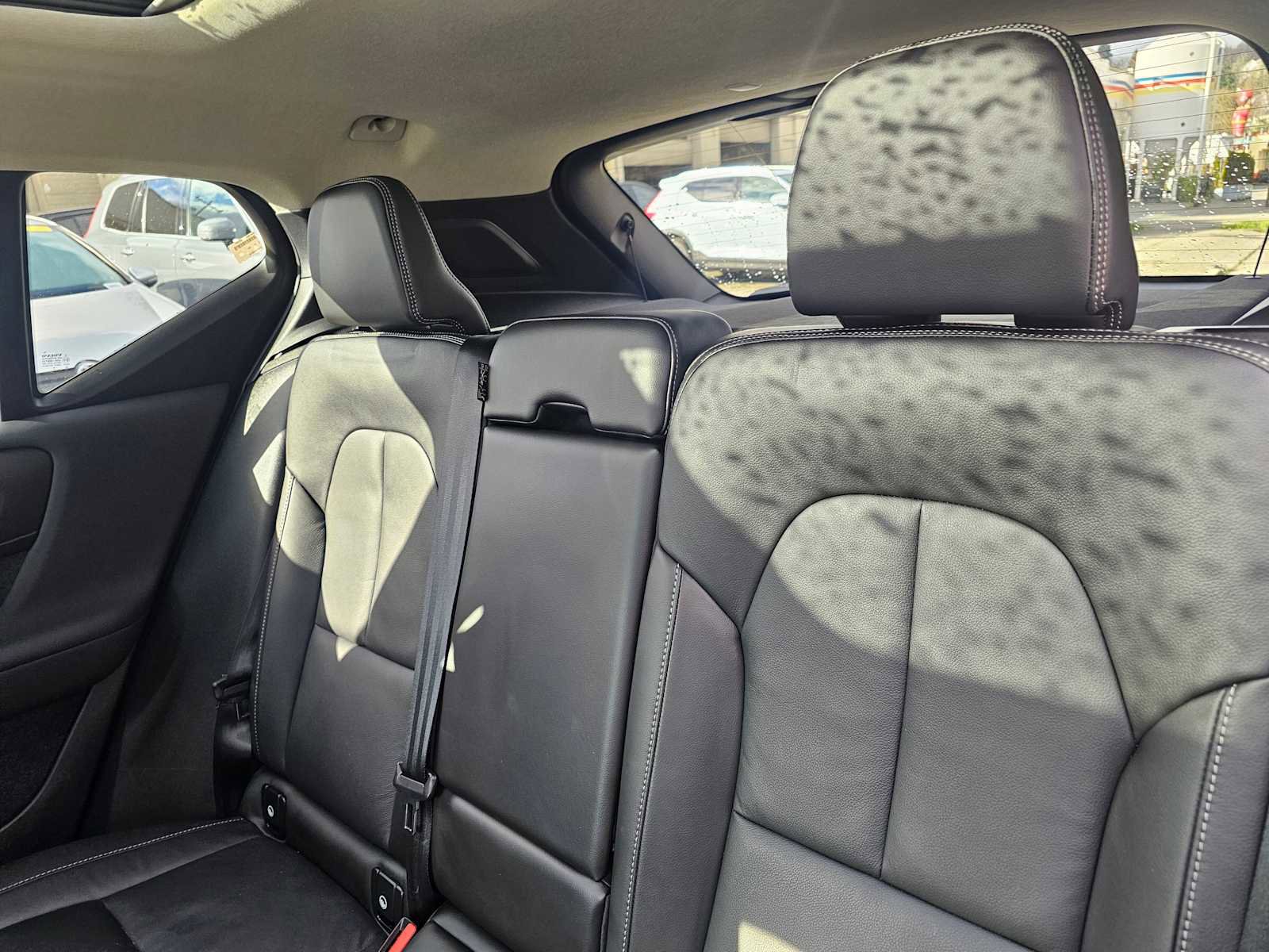 Used 2025 Volvo XC40 B5 Plus w/ Protection Package Premier image 19