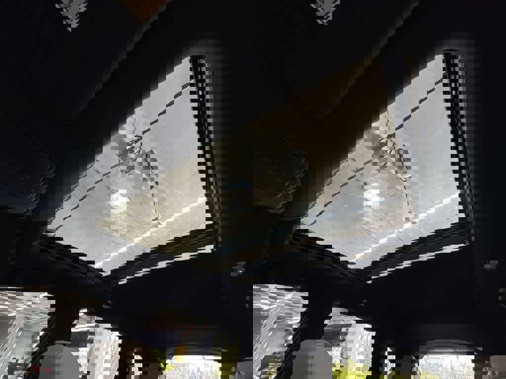 Used 2025 Acura RDX SH-AWD image 17