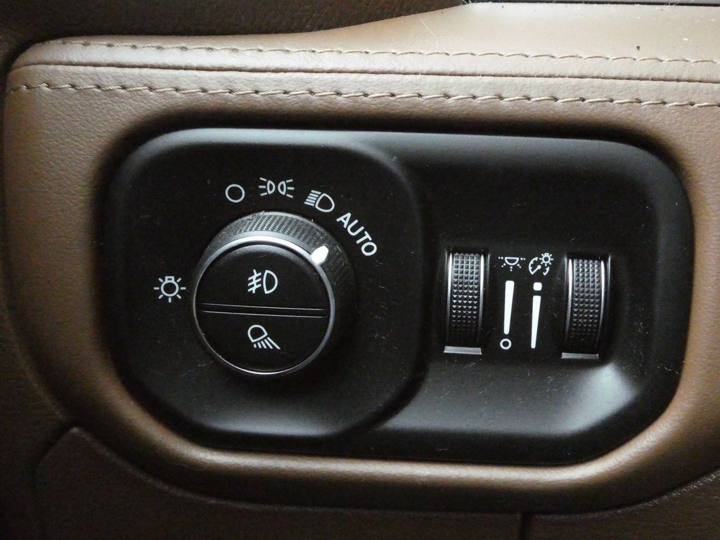 Used 2022 RAM 1500 Limited image 16