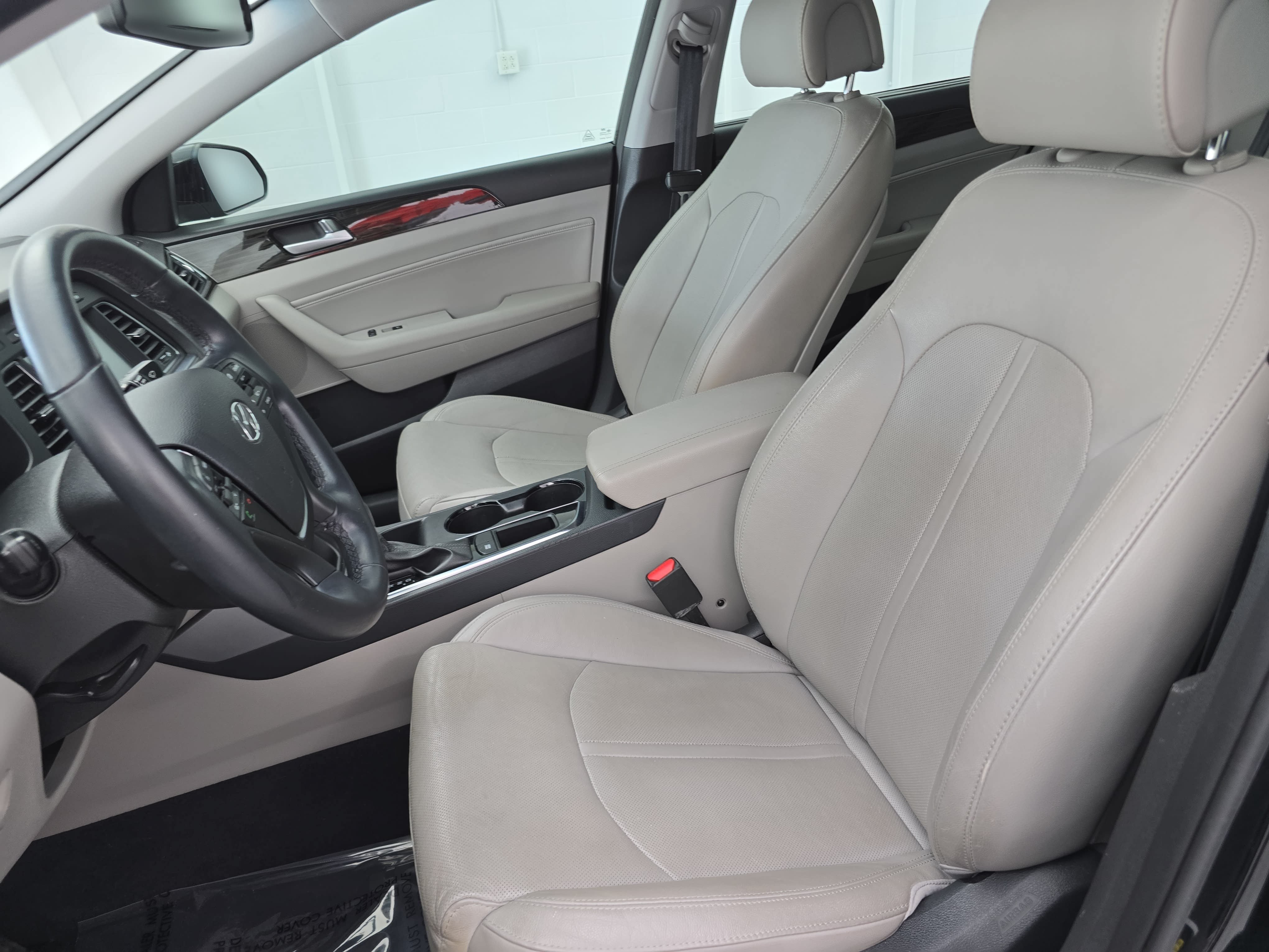 Used 2017 Hyundai Sonata Limited w/ Tech Package 03 FWD image 14