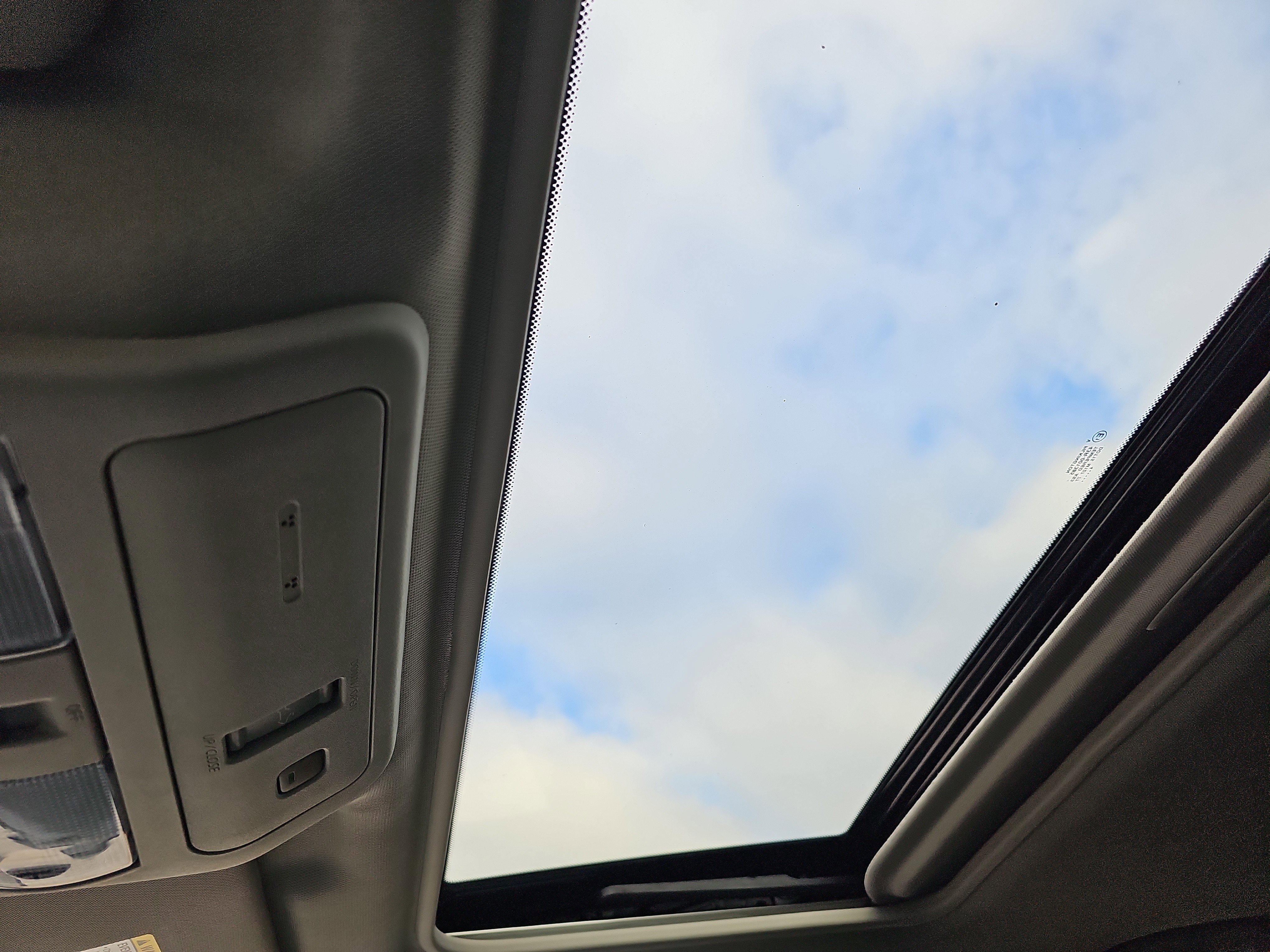 Certified 2025 Nissan Frontier SL image 28