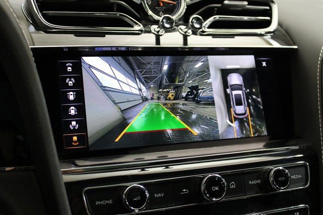 Used 2023 Bentley Bentayga Extended Wheelbase image 35