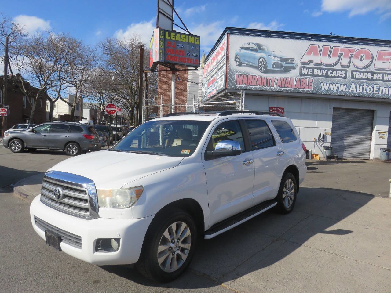 Used 2011 Toyota Sequoia Limited image 2