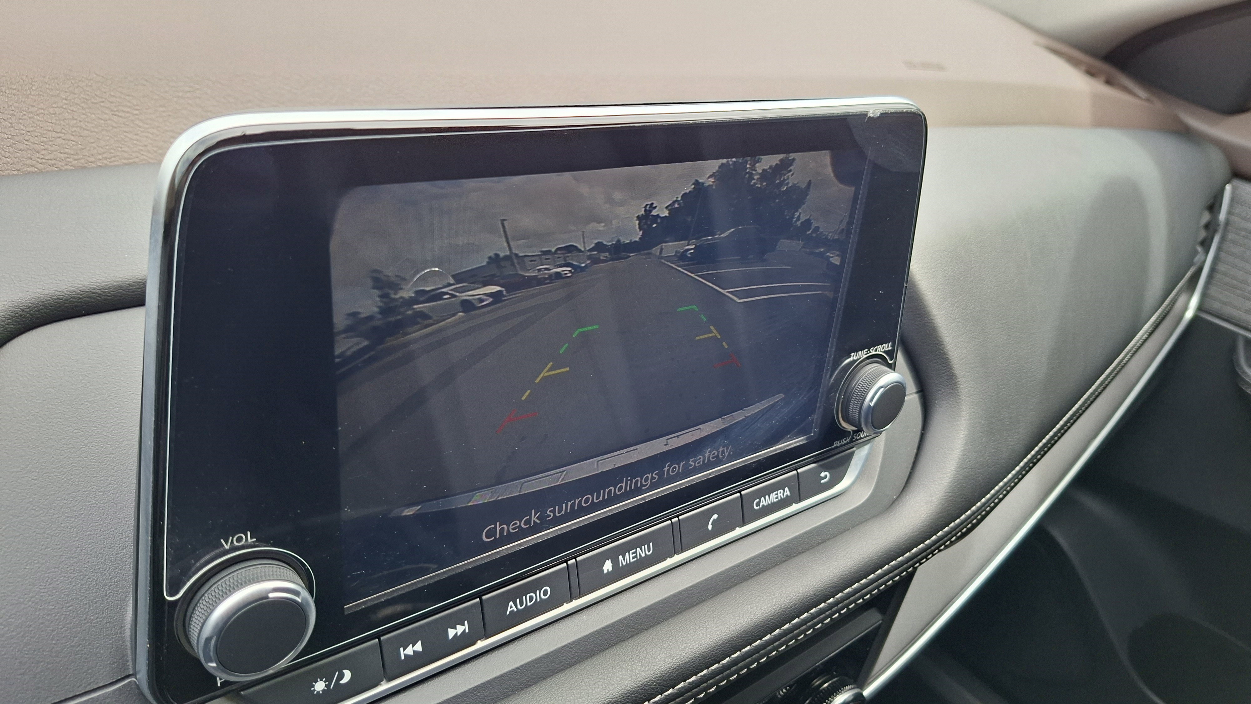 Used 2023 Nissan Rogue SV image 12