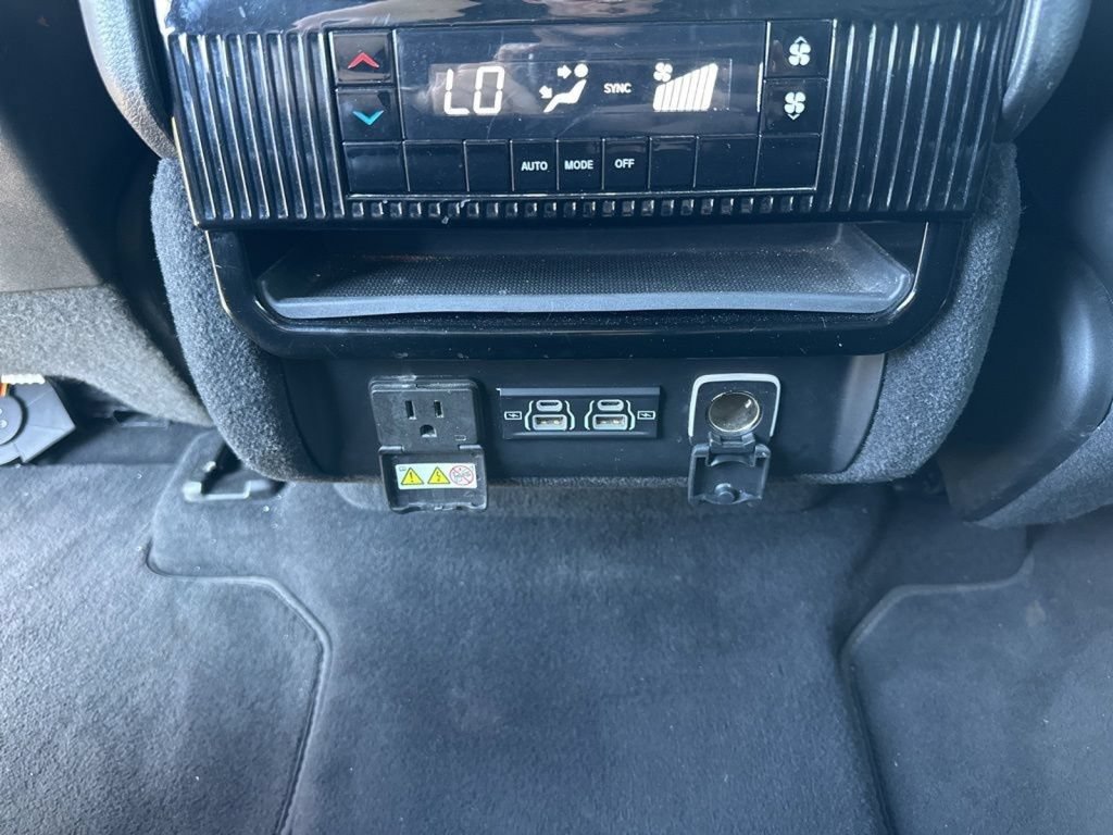 Used 2023 Jeep Wagoneer L Series II AWD/4WD image 27