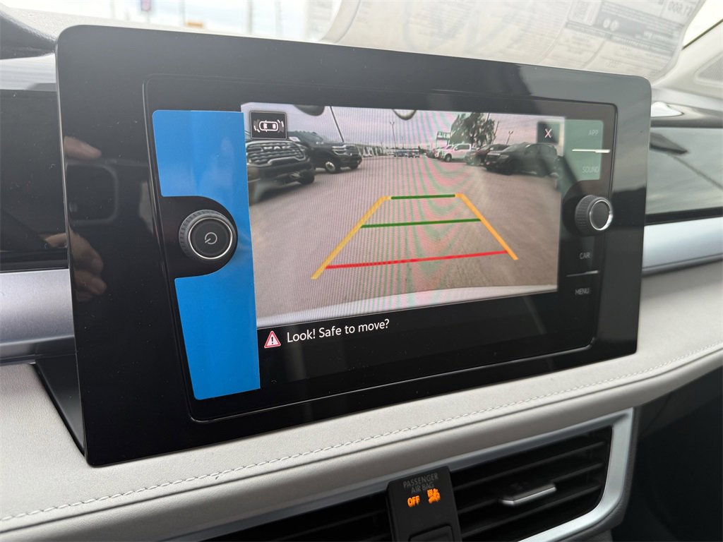 New 2026 Volkswagen Taos SE image 19