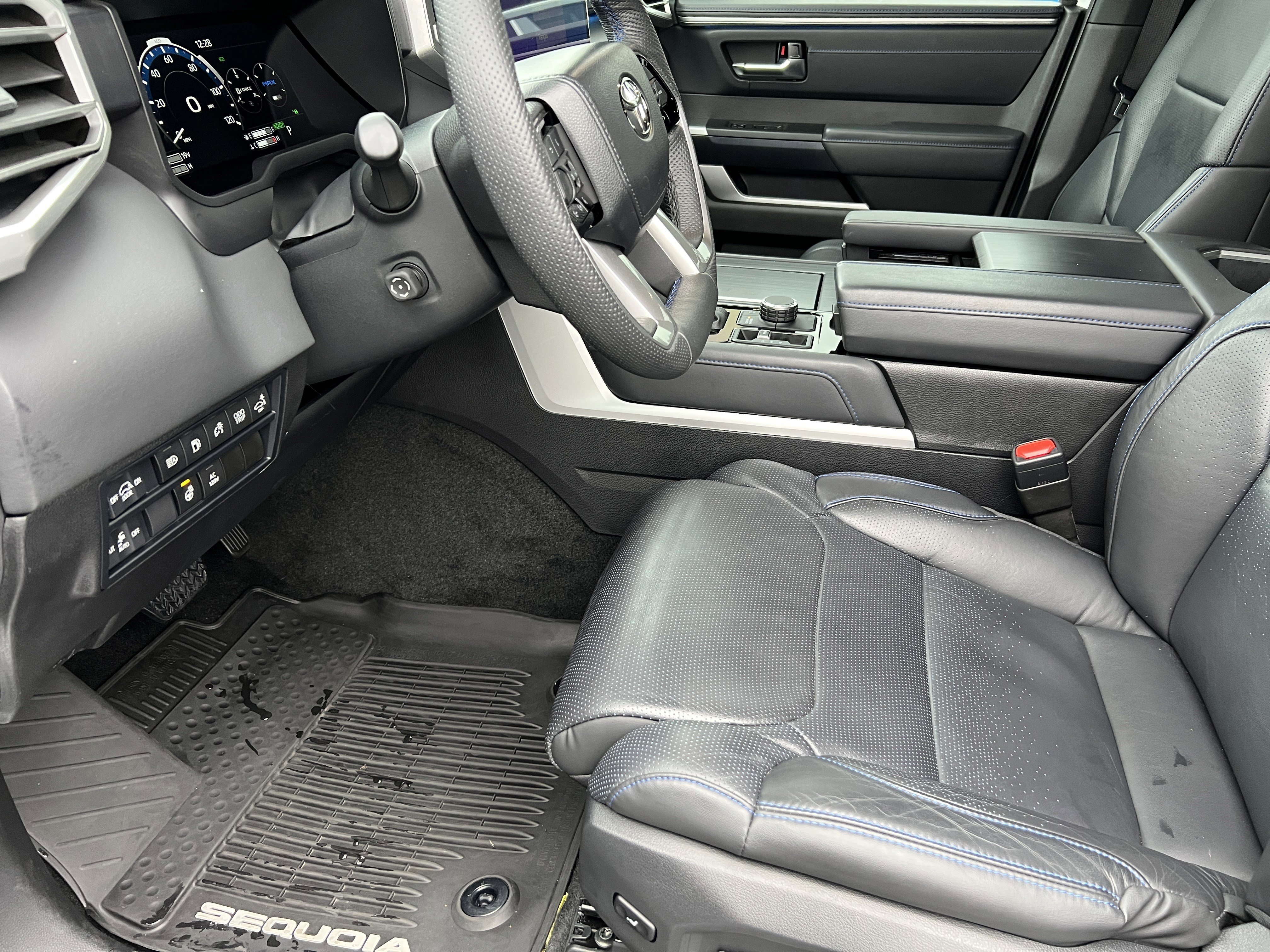 Used 2024 Toyota Sequoia Platinum image 13