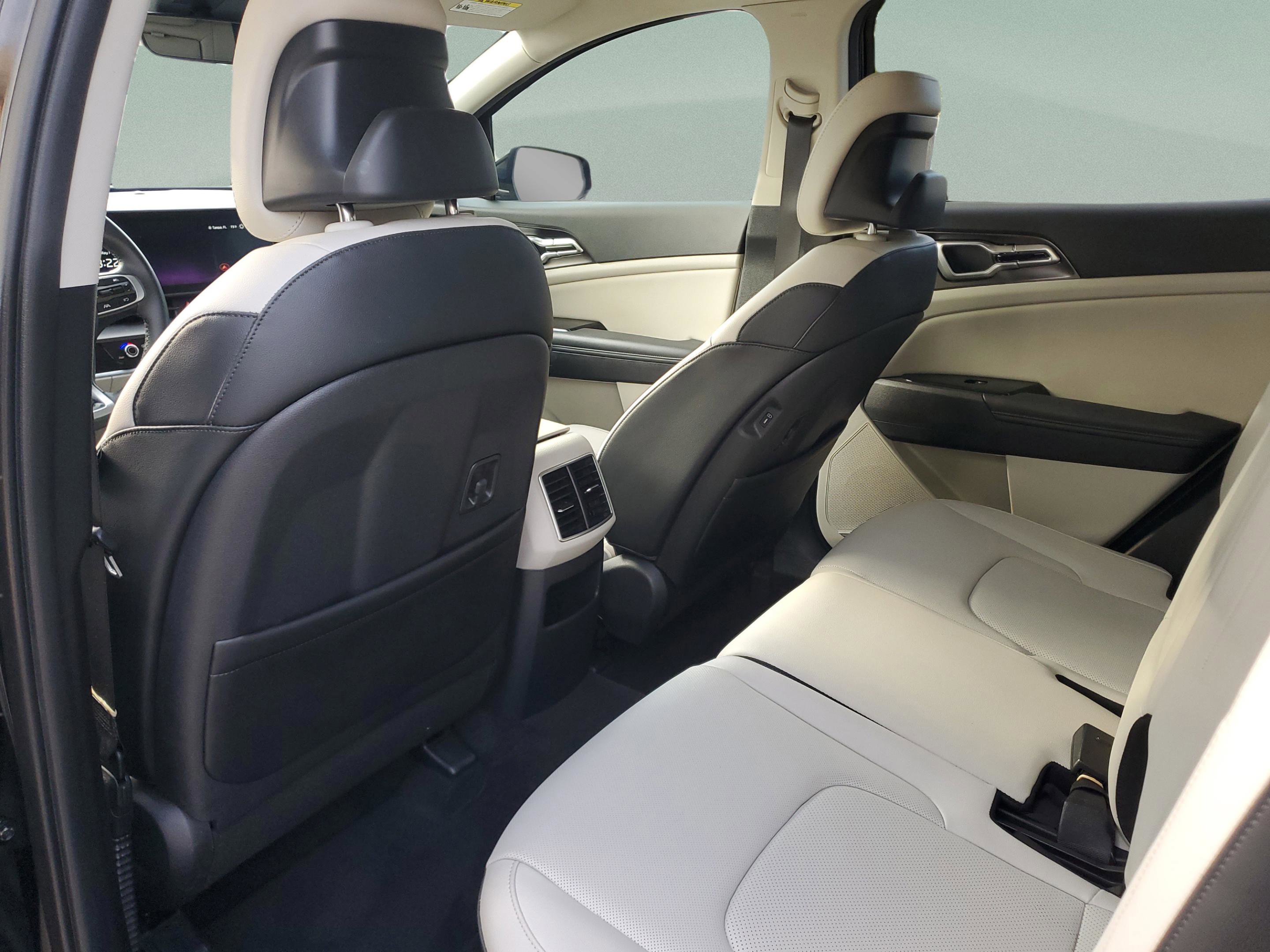 Certified 2024 Kia Sportage EX FWD image 6