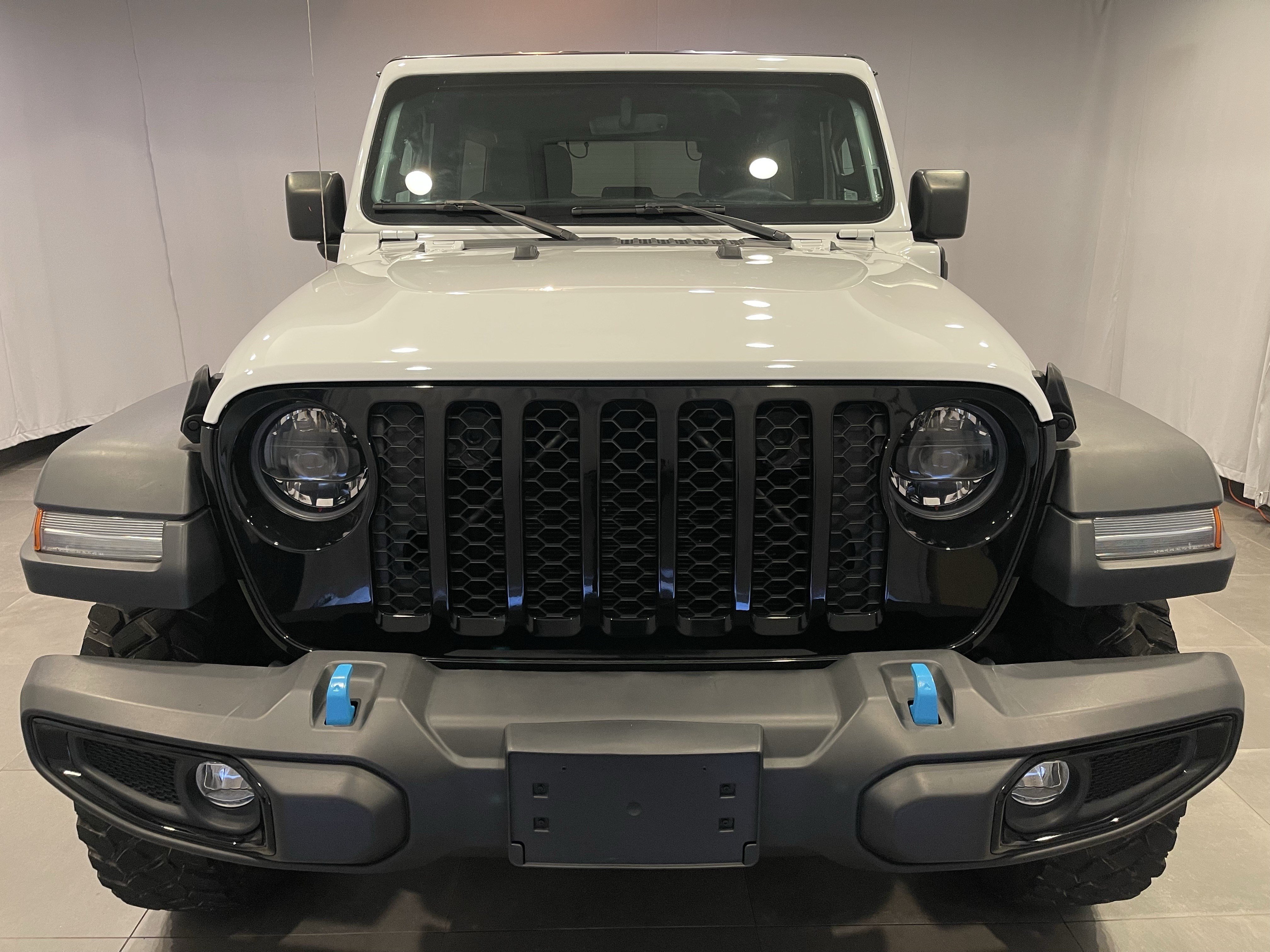 Used 2023 Jeep Wrangler Unlimited AWD/4WD image 2