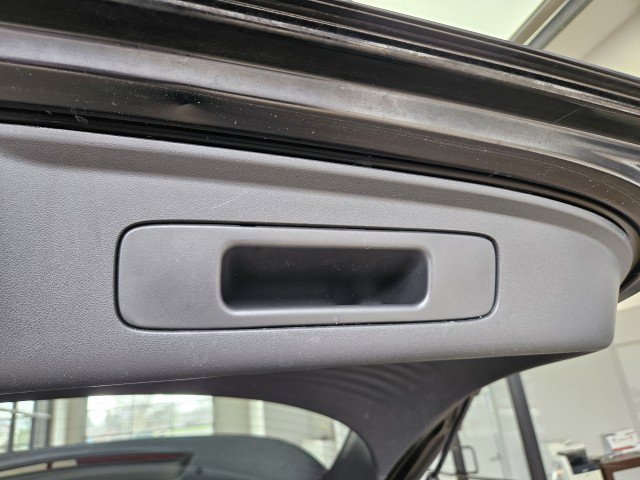 Used 2023 Honda HR-V LX image 11