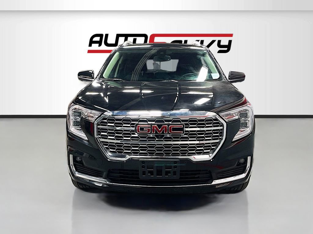 Used 2024 GMC Terrain Denali w/ Black Diamond Edition image 2