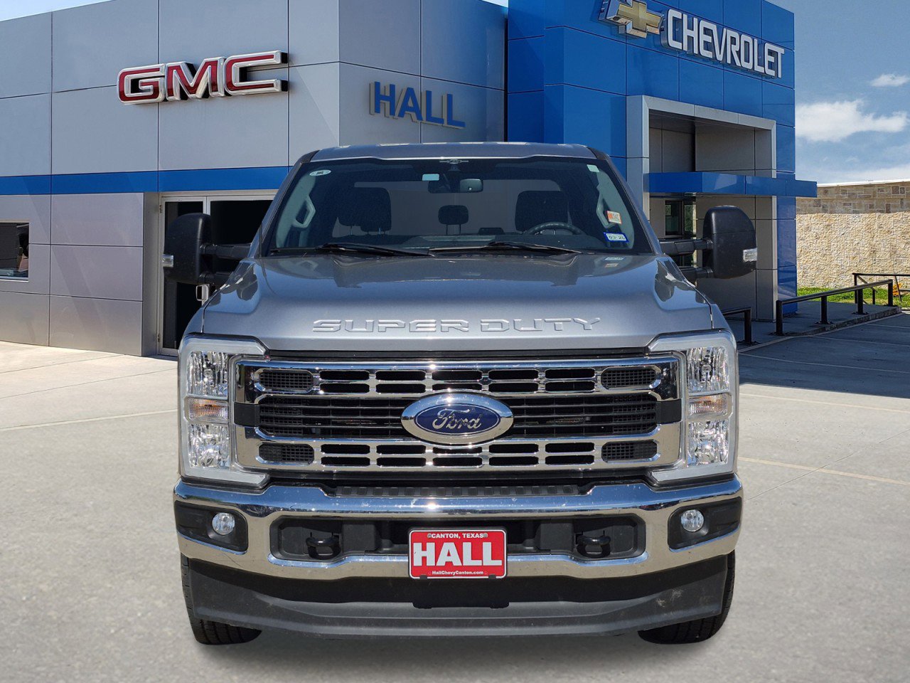 Used 2023 Ford F250 XLT image 2