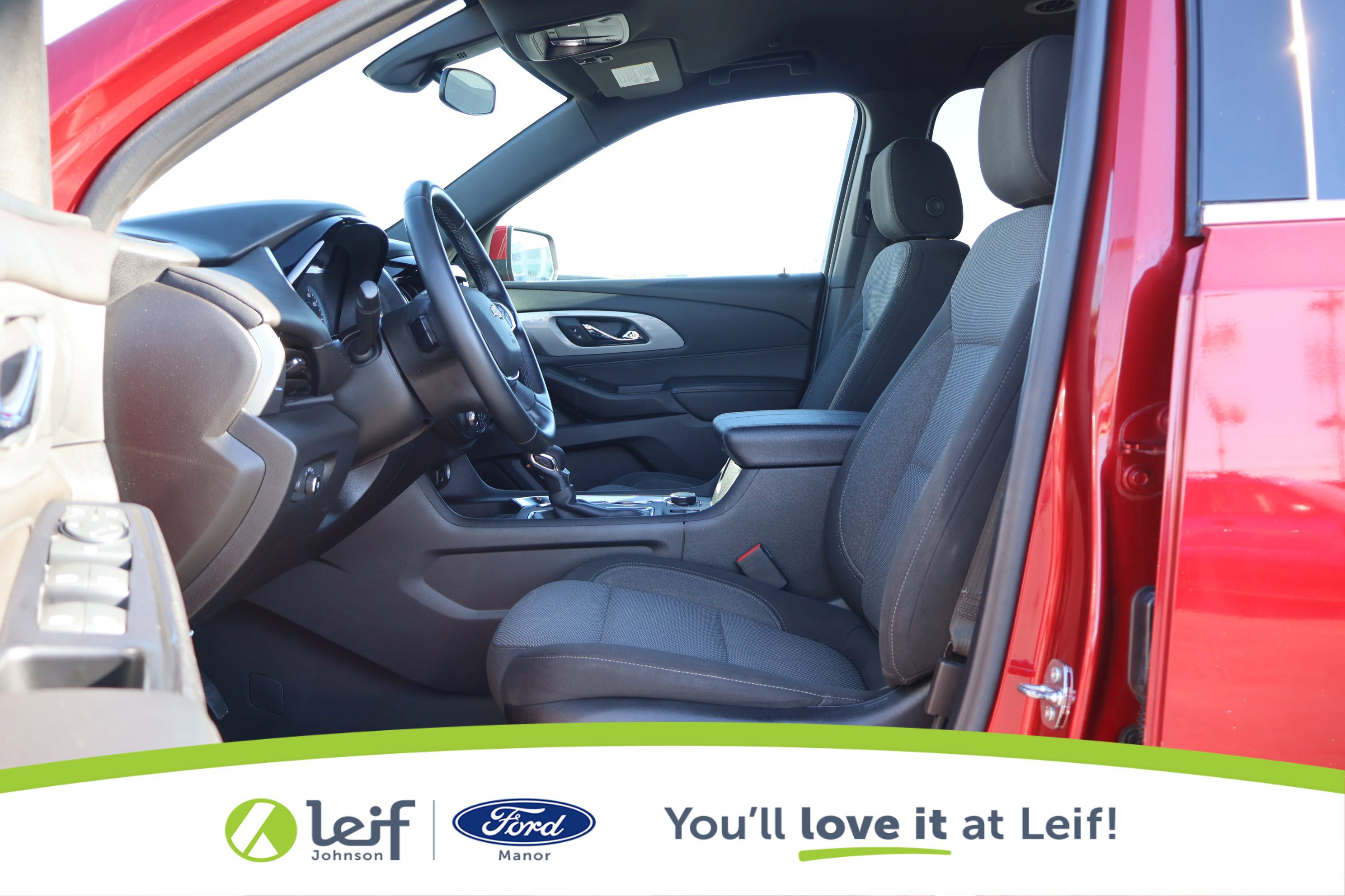 Used 2023 Chevrolet Traverse LT image 11