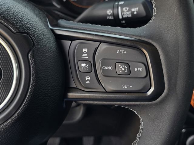 Used 2025 Jeep Gladiator Mojave w/ Convenience Group AWD/4WD image 21