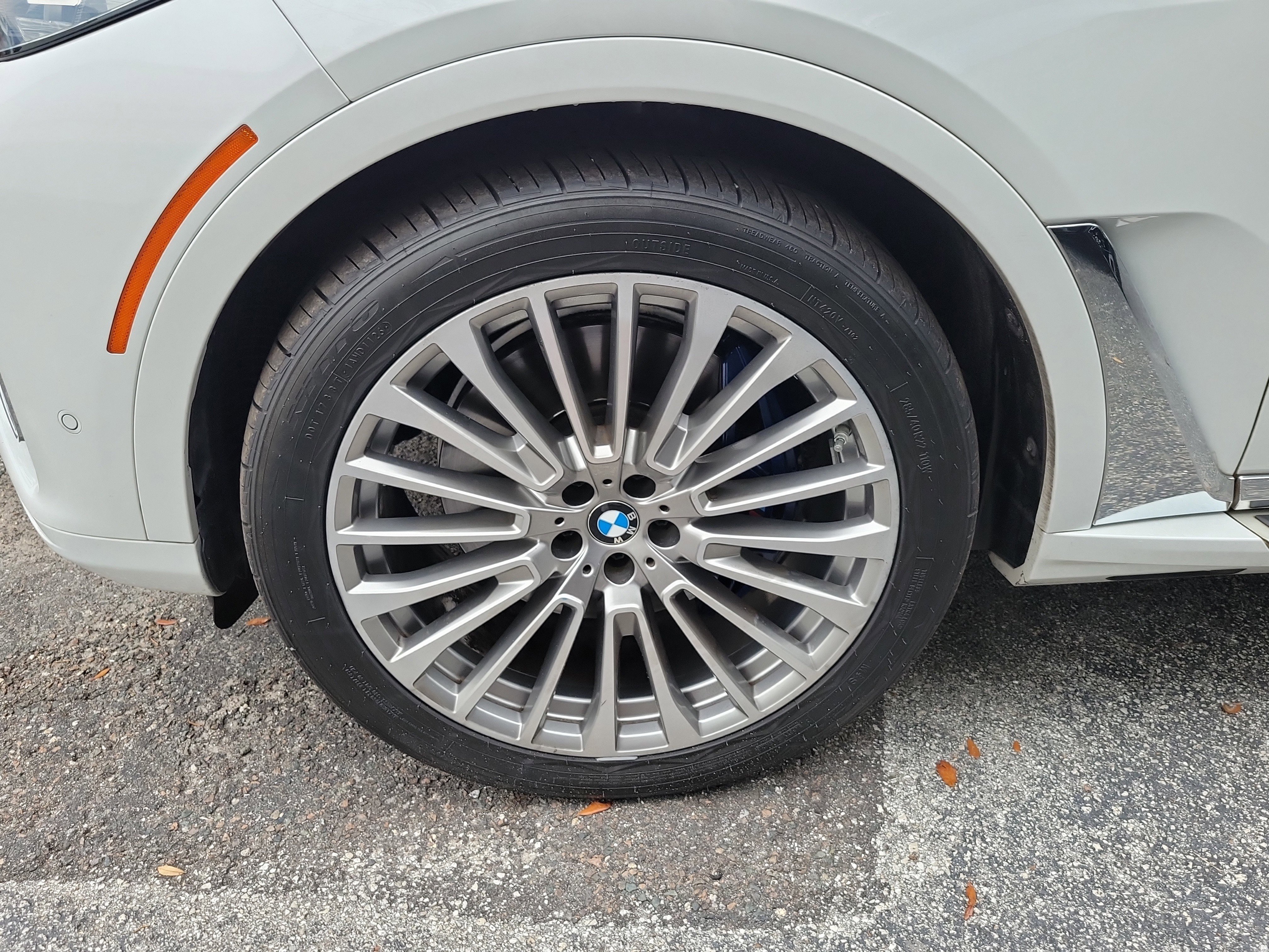 Used 2019 BMW X7 xDrive50i w/ Dynamic Handling Package AWD/4WD image 6