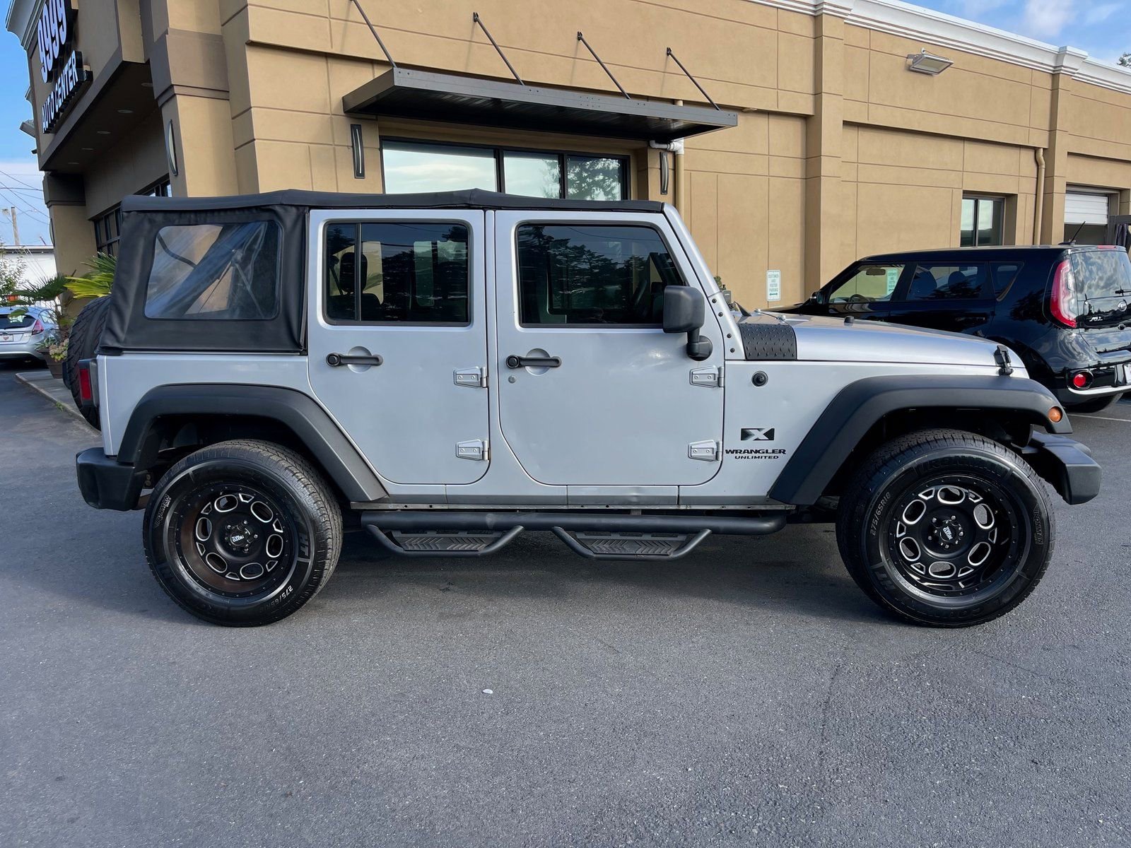 Used 2009 Jeep Wrangler X image 3