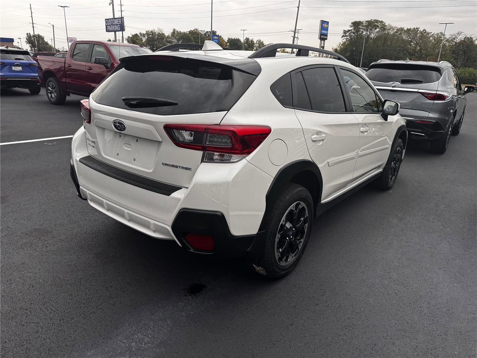 Used 2023 Subaru Crosstrek 2.0i Premium AWD/4WD image 2