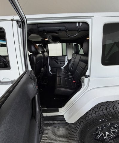 Used 2012 Jeep Wrangler Unlimited Sahara AWD/4WD image 8