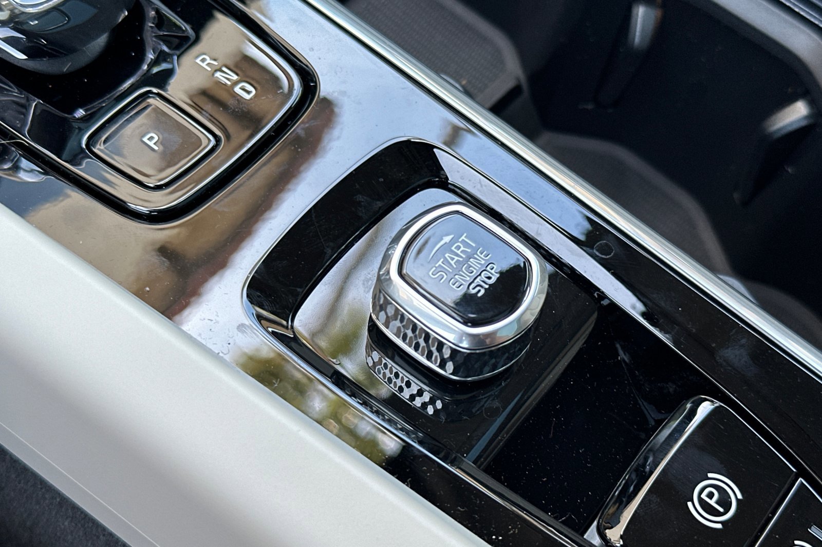 New 2026 Volvo XC60 T8 Ultra w/ Climate Package AWD/4WD image 20