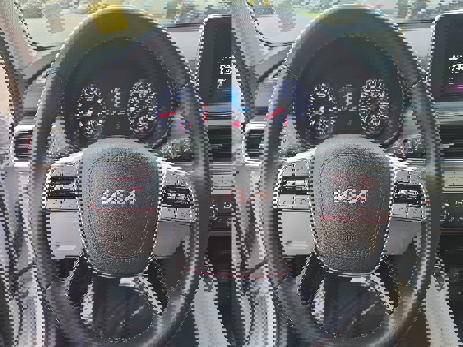 Used 2022 Kia Telluride EX w/ EX Premium Package image 18