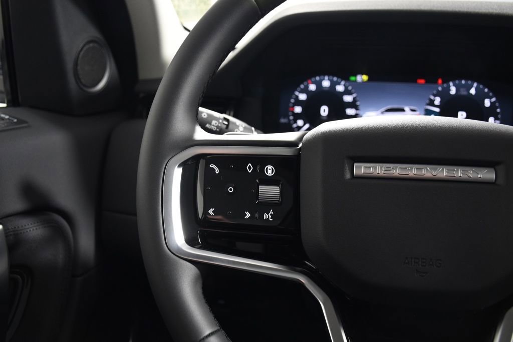 Used 2025 Land Rover Discovery Sport S image 29