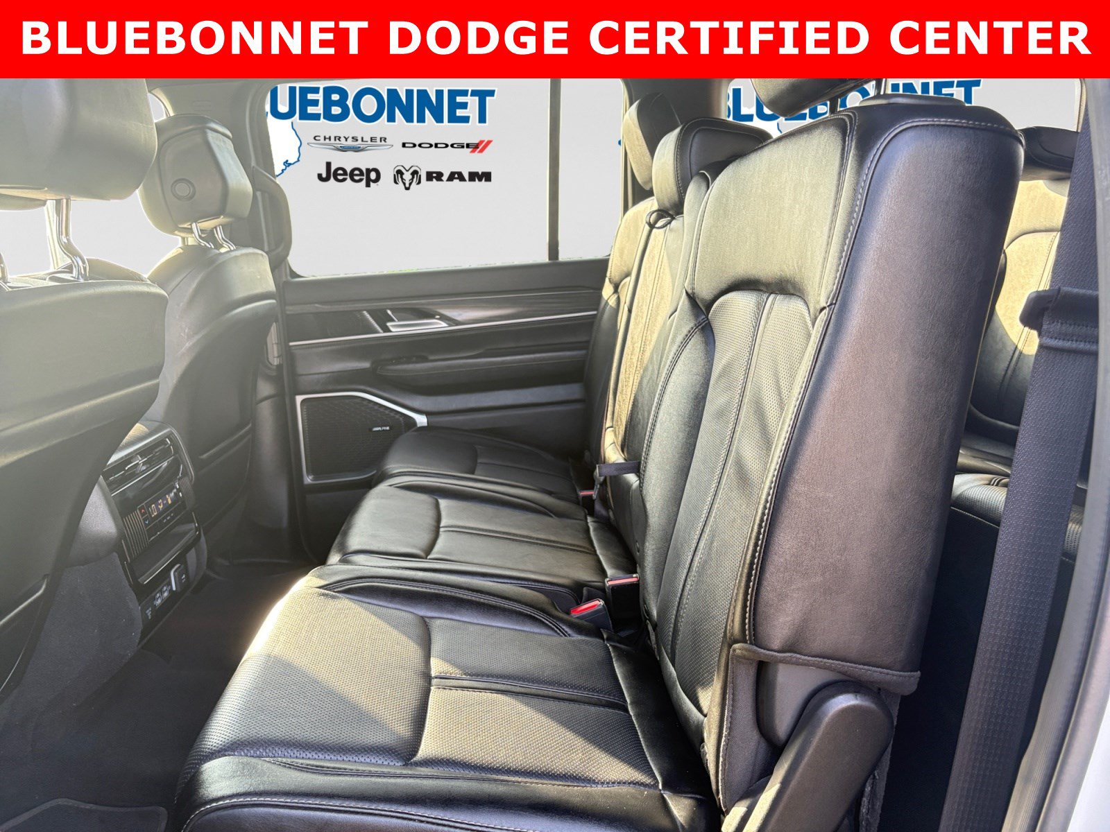 Used 2024 Jeep Wagoneer Series II w/ Flexible Seating Group RWD image 21