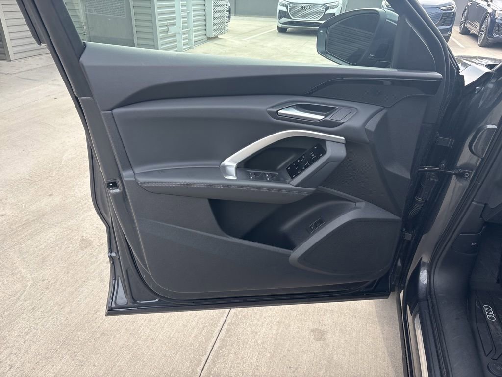 Certified 2025 Audi Q5 Premium w/ Convenience Package image 10