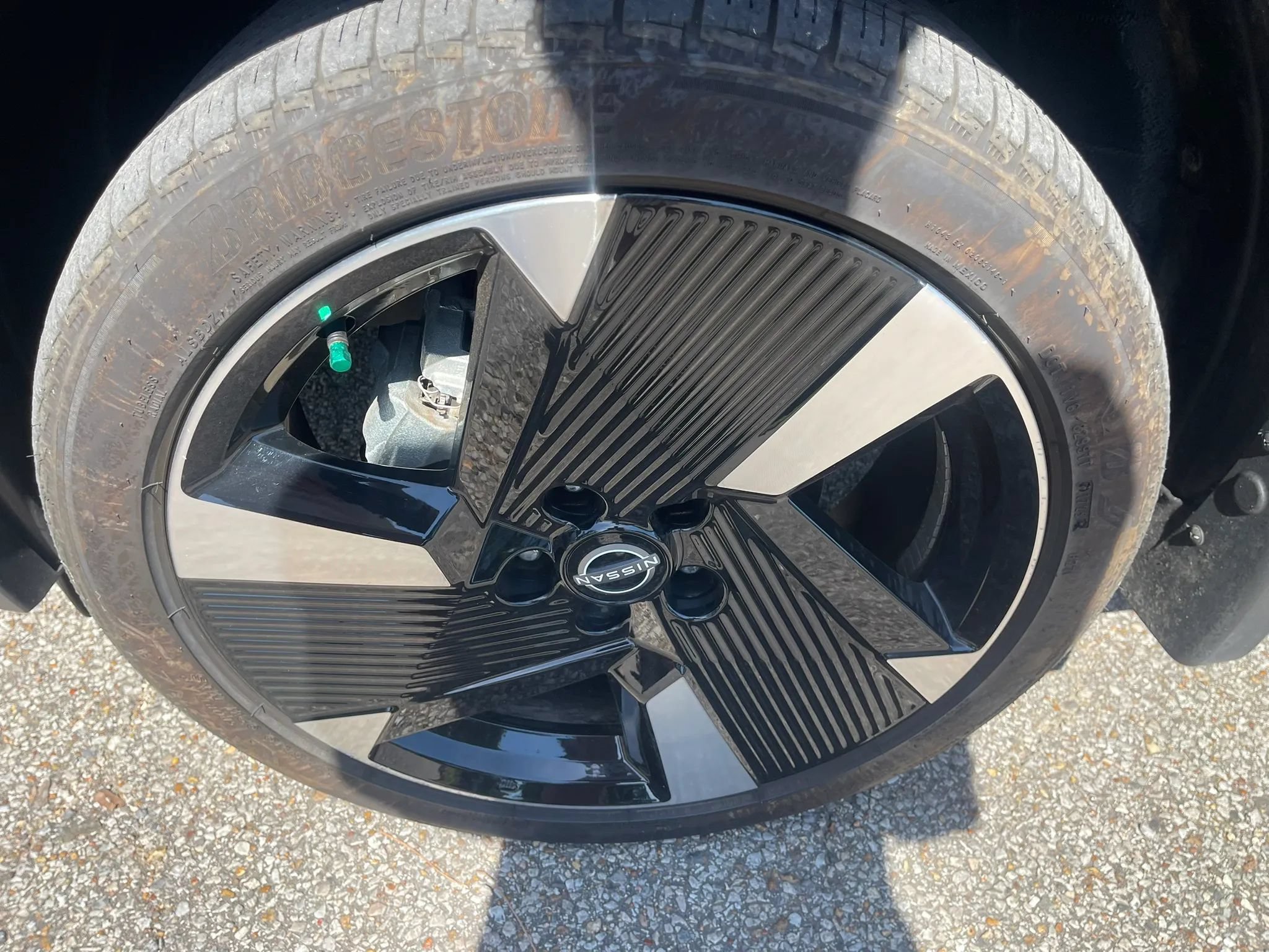 Used 2025 Nissan Kicks SR FWD image 9