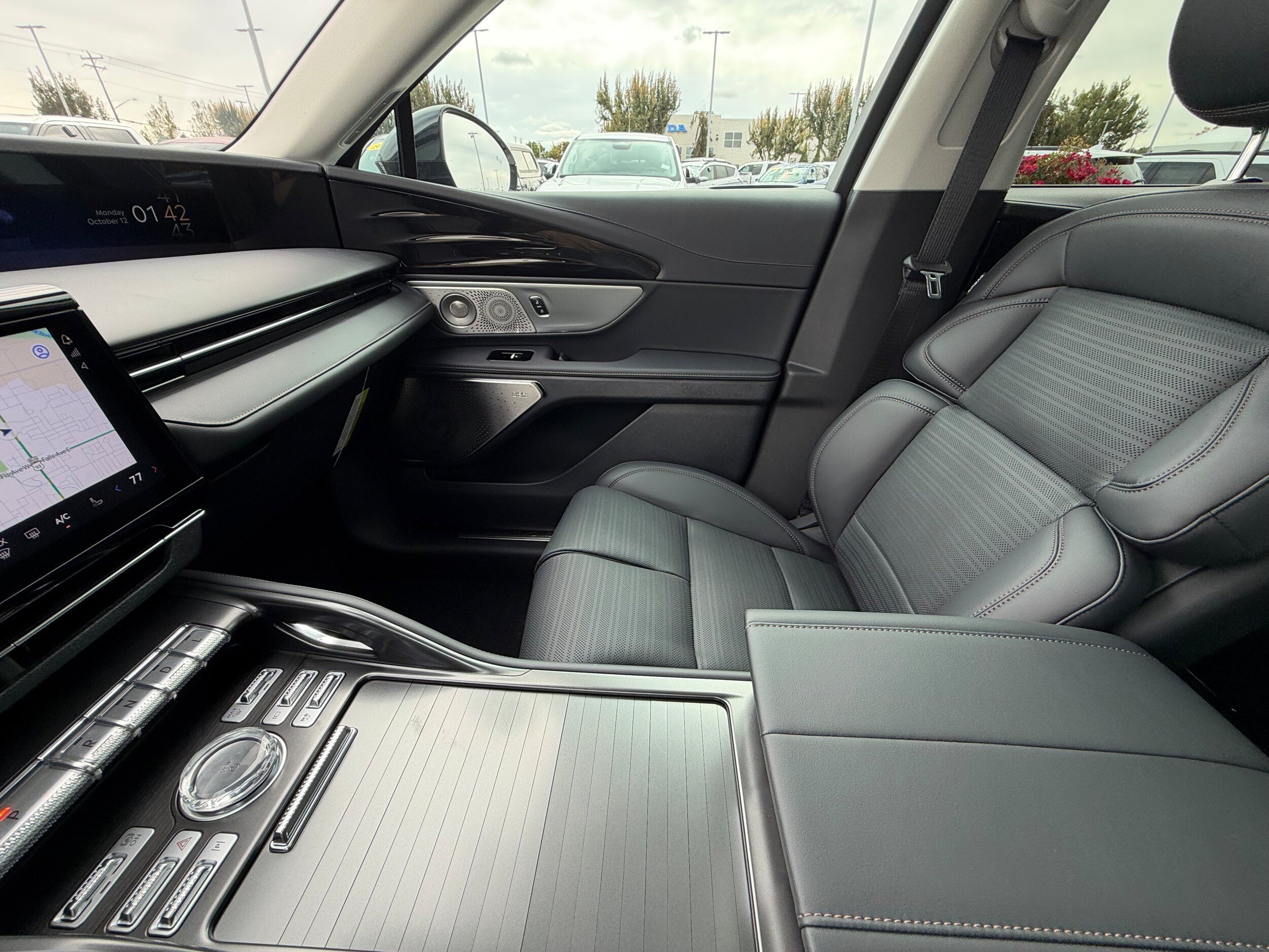 New 2026 Lincoln Nautilus Reserve AWD/4WD image 33