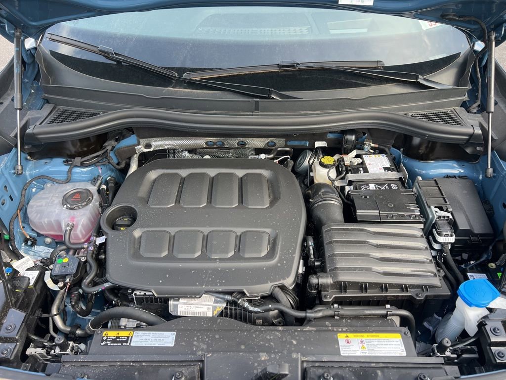 New 2026 Volkswagen Tiguan SE R-Line FWD image 11