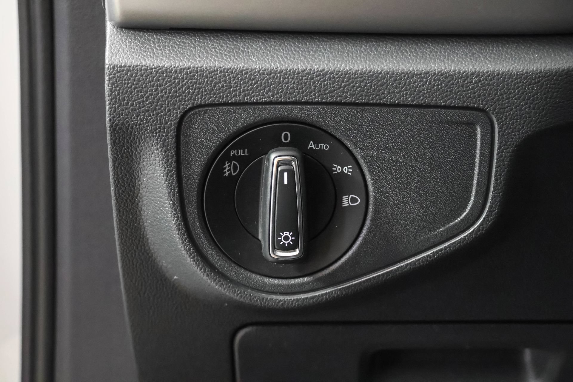 Used 2018 Volkswagen Atlas SE AWD/4WD image 23