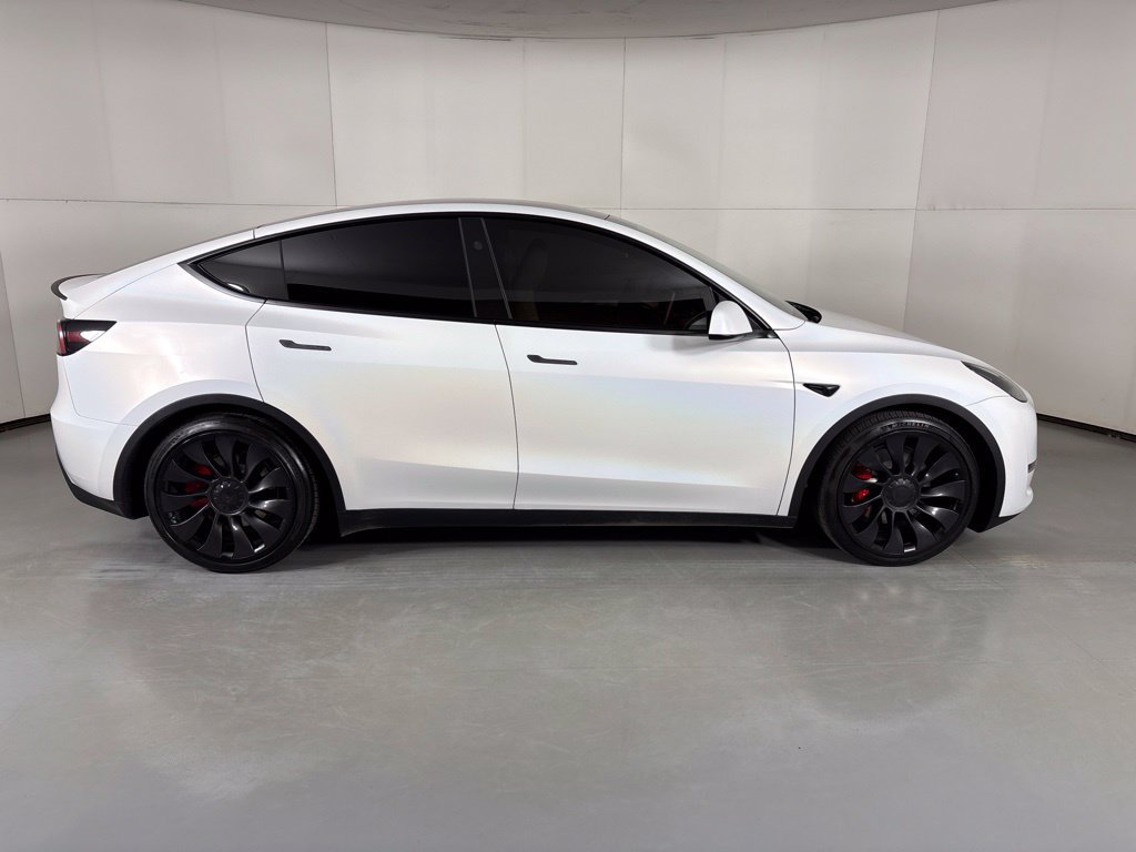 Used 2024 Tesla Model Y Performance AWD/4WD image 9