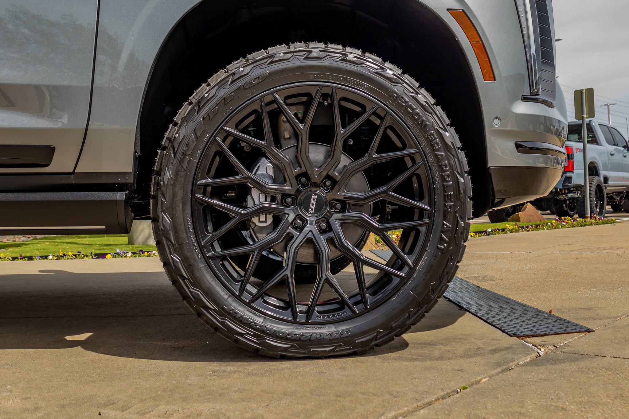 Used 2026 Cadillac Escalade Platinum Sport w/ LPO, ONYX Package image 12