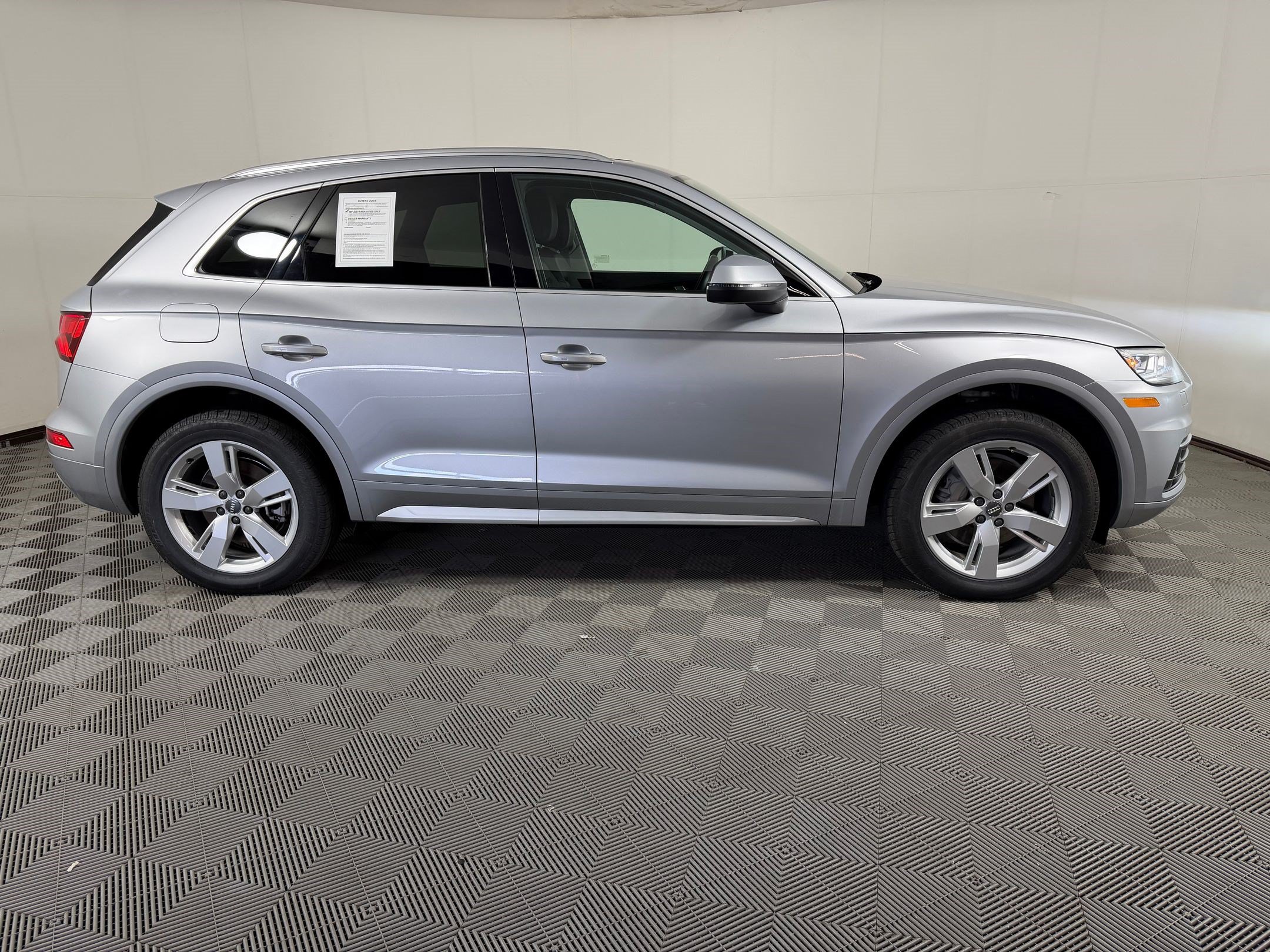 Used 2019 Audi Q5 2.0T Premium Plus w/ Premium Plus Package AWD/4WD image 8