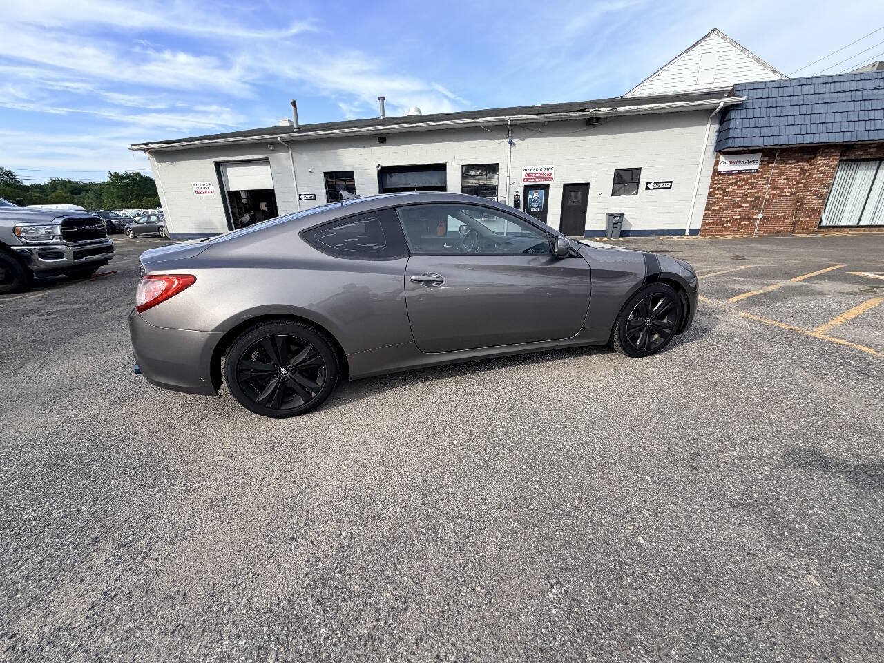Used 2010 Hyundai Genesis 2.0T RWD image 28