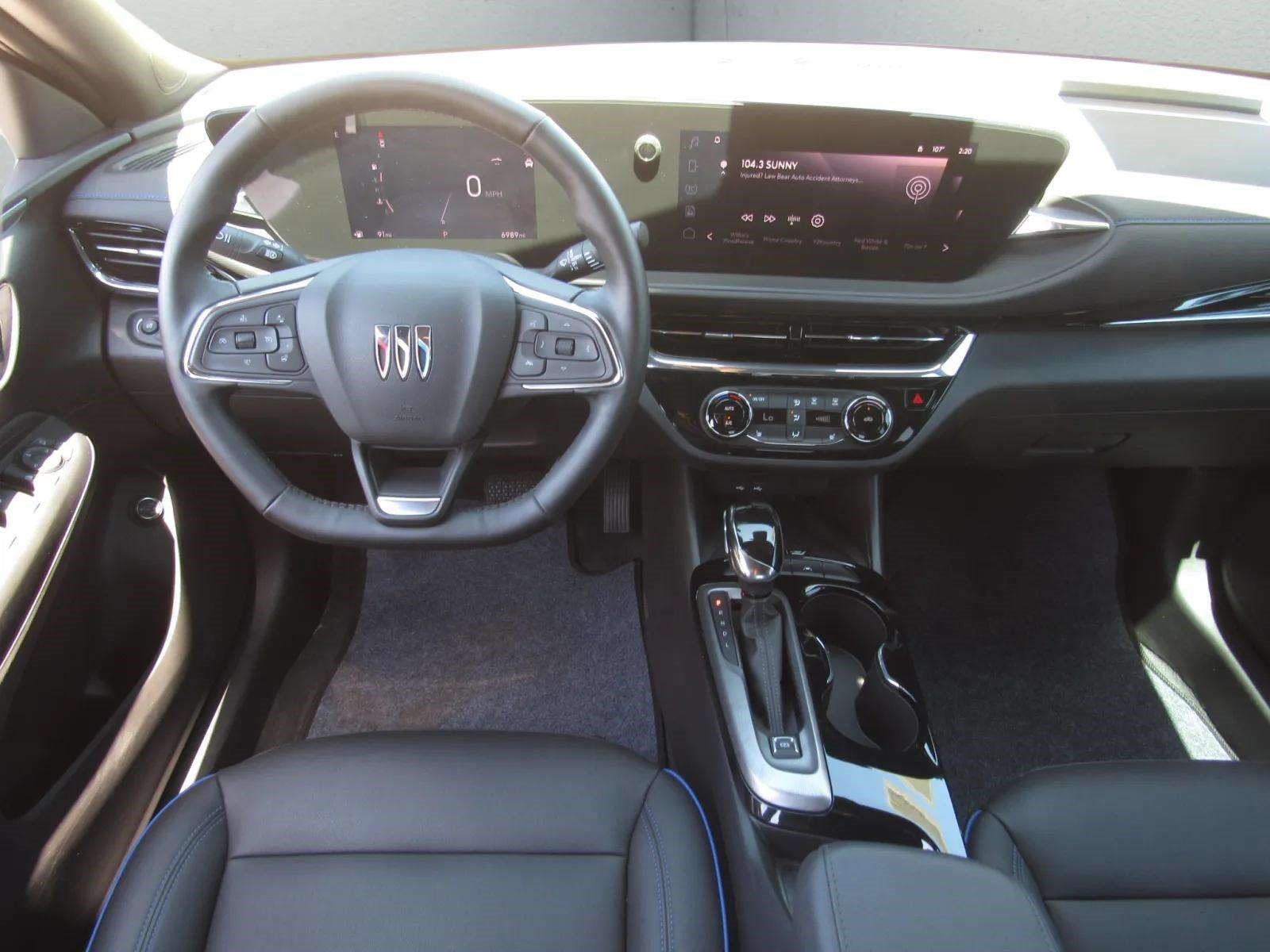 Used 2025 Buick Envista Sport Touring w/ Convenience I Package FWD image 17