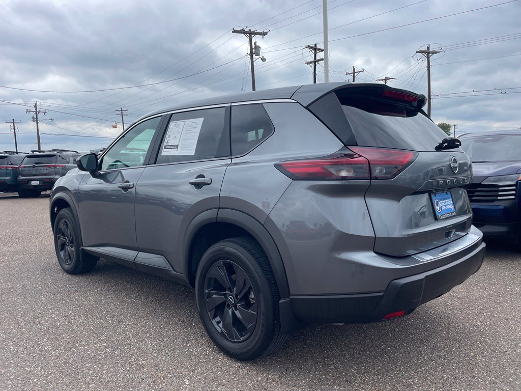Certified 2026 Nissan Rogue SV FWD image 6