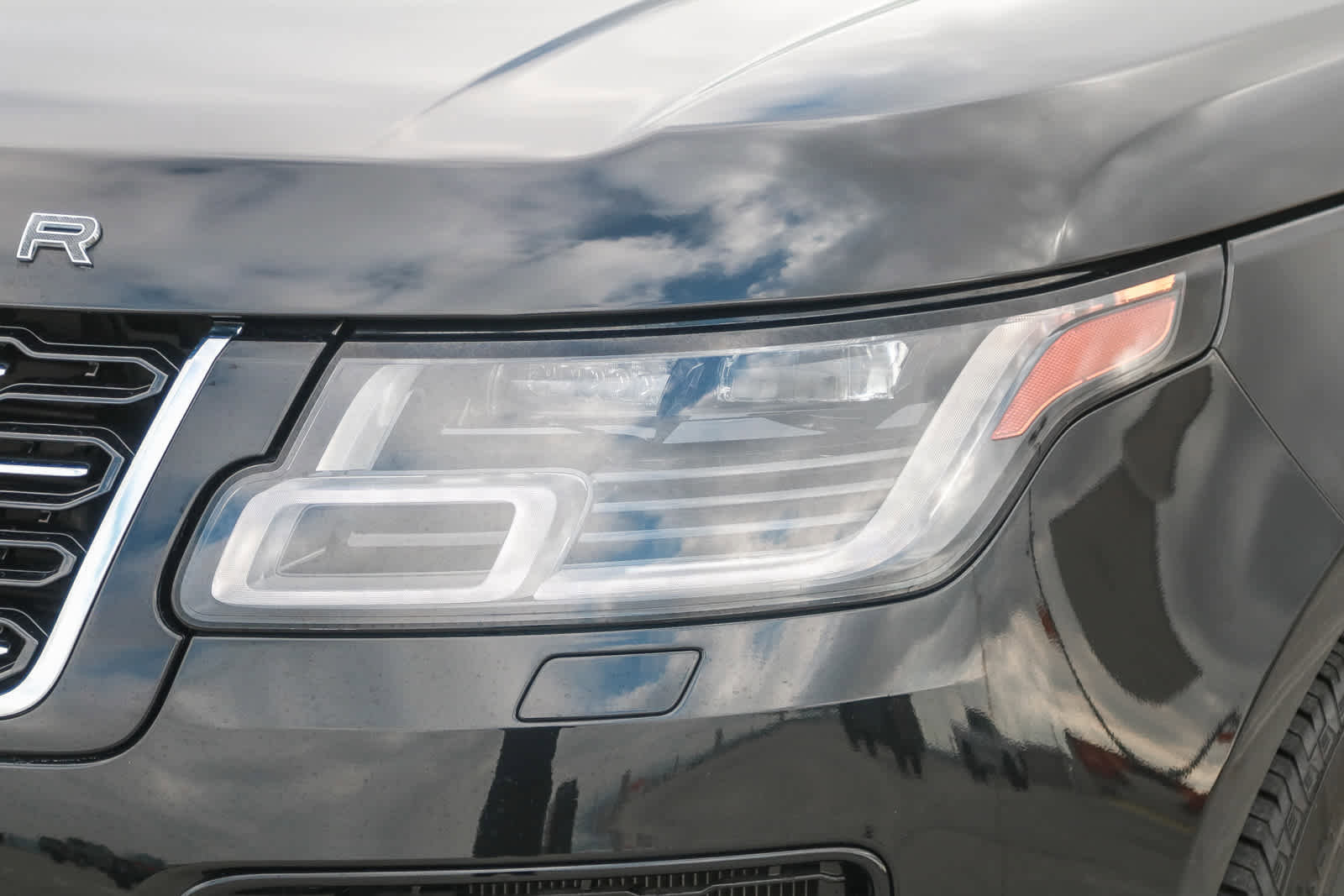 Used 2021 Land Rover Range Rover SV Autobiography Dynamic image 5