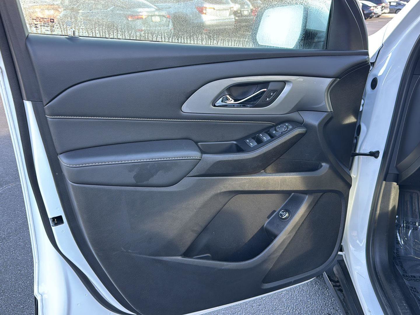 Used 2023 Chevrolet Traverse LT image 14