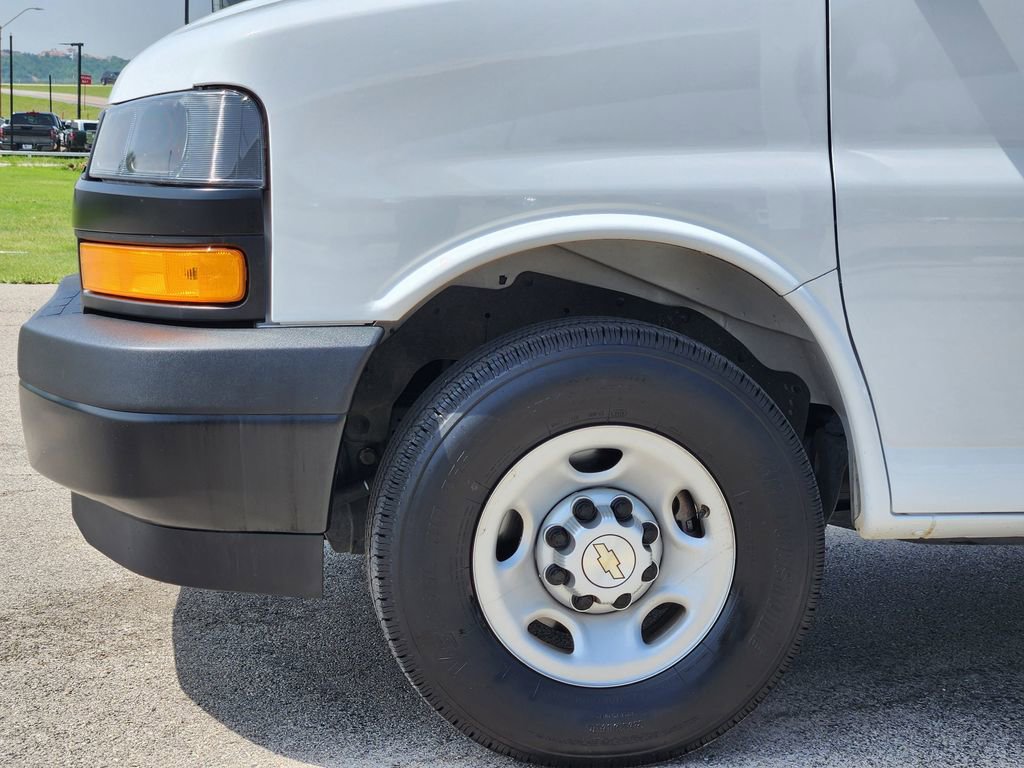 Certified 2025 Chevrolet Express 3500 LS RWD image 9