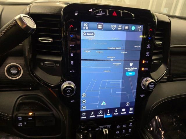 Used 2024 RAM 2500 Limited image 28