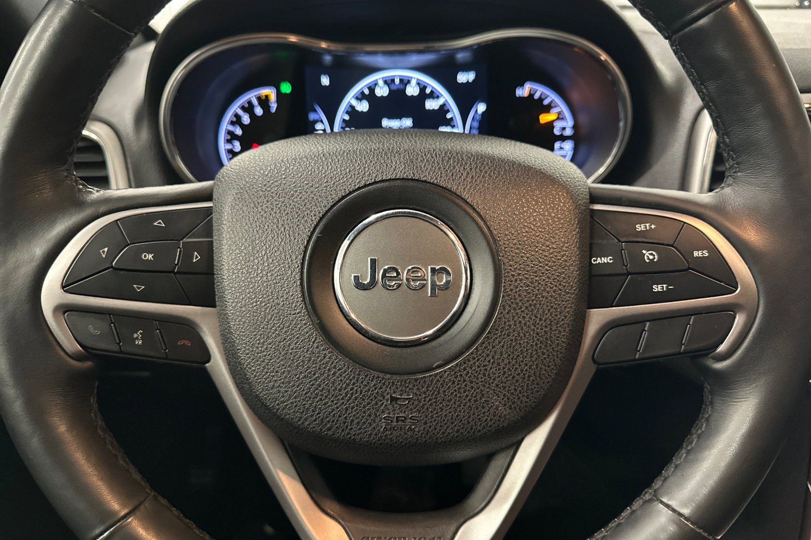 Used 2018 Jeep Grand Cherokee Limited image 17
