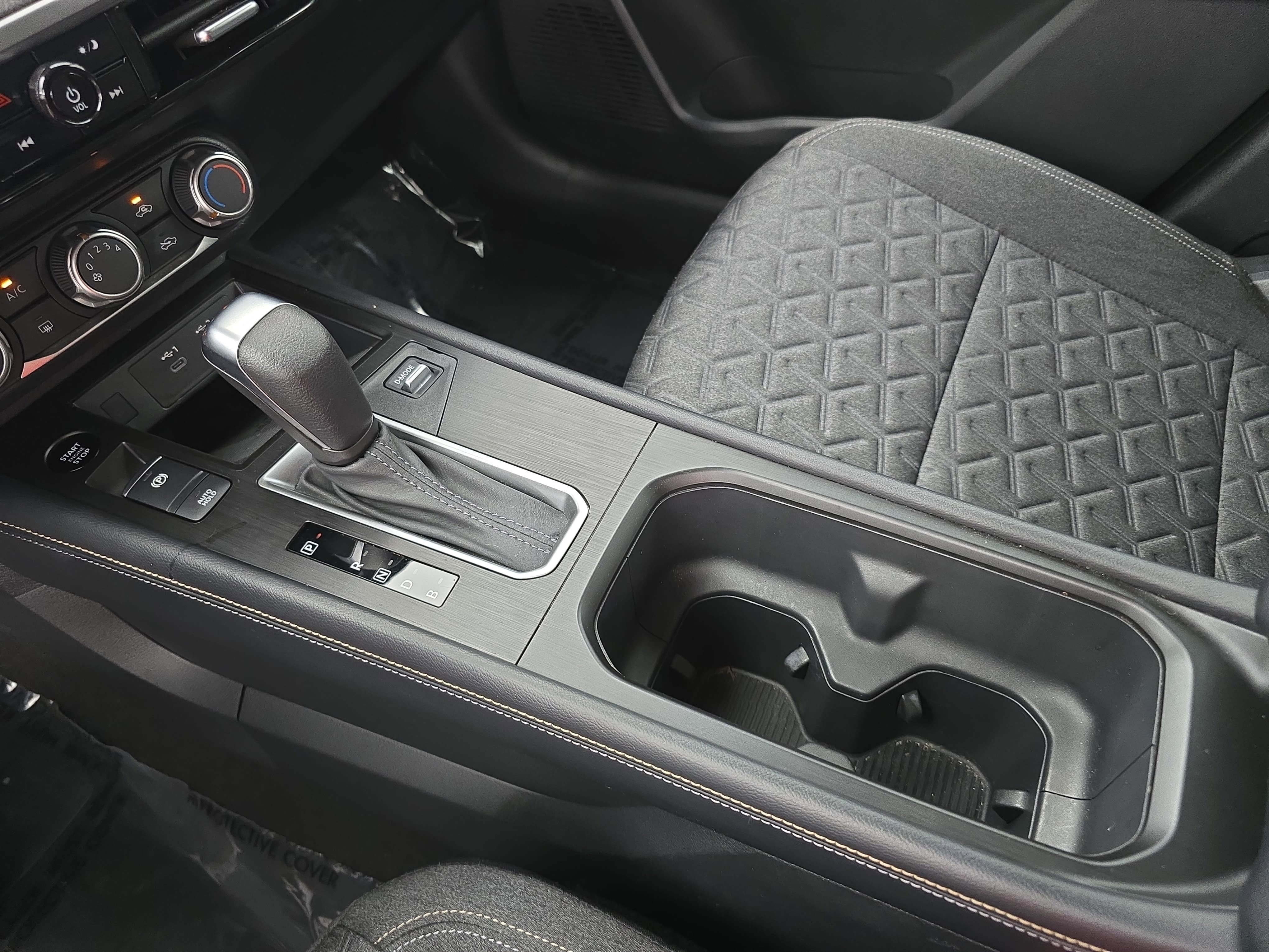 Certified 2025 Nissan Kicks SV image 24