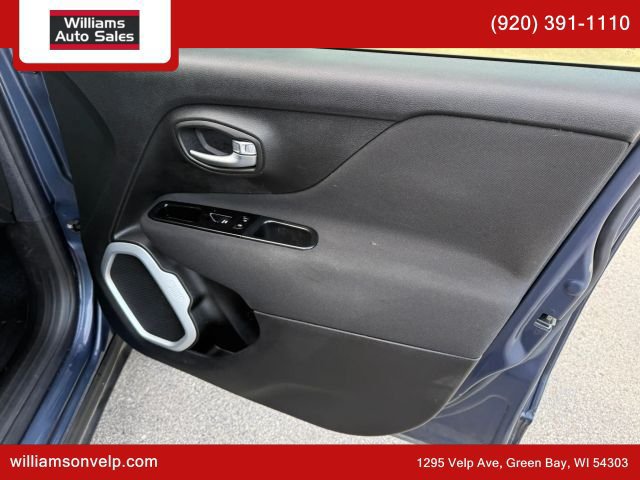 Used 2021 Jeep Renegade Latitude AWD/4WD image 15