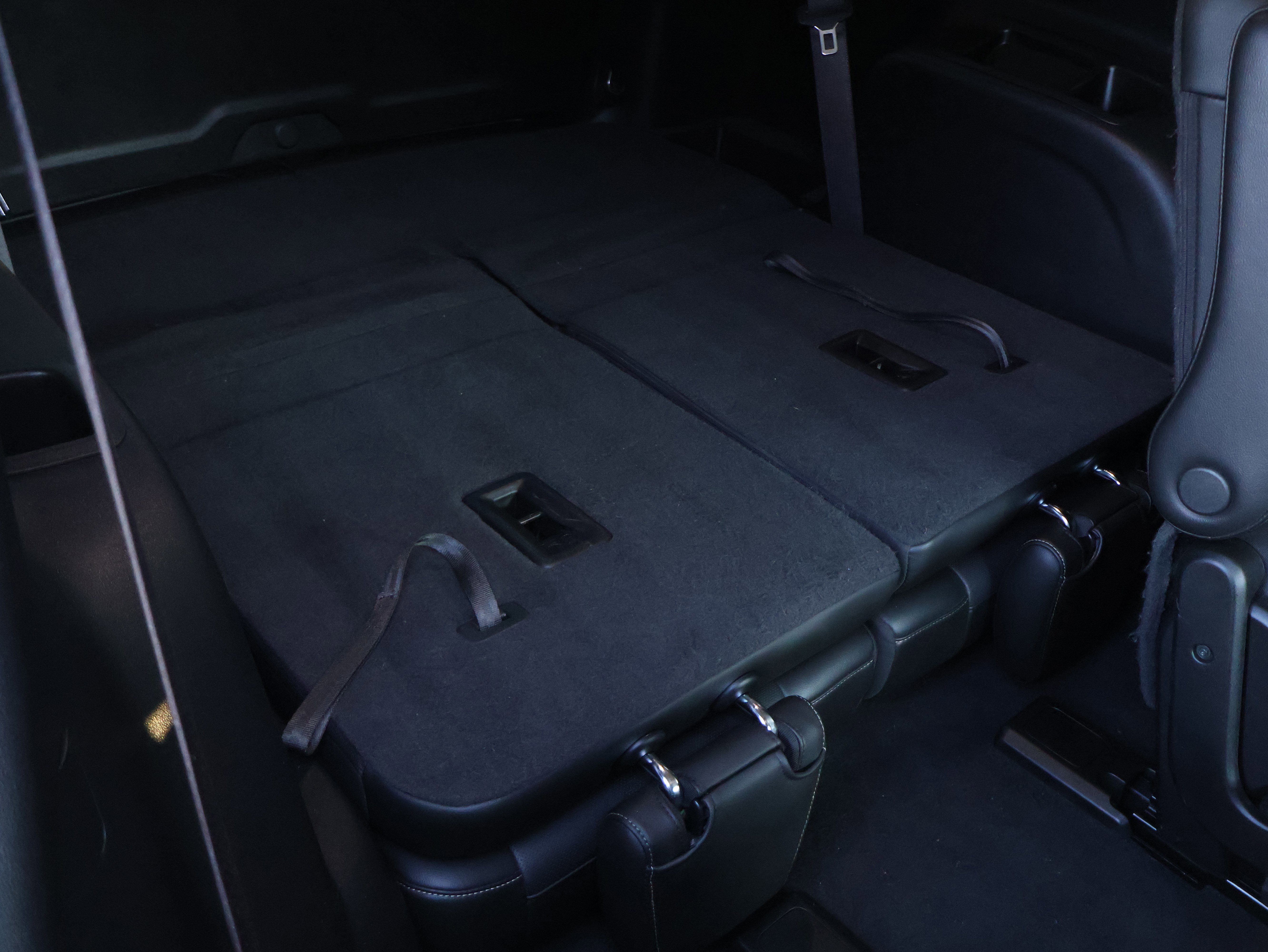 Used 2021 GMC Acadia SLT w/ Premium Package image 16